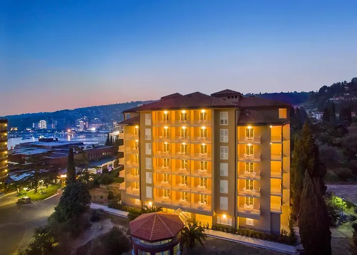 Remisens Casa Rosa, Depandansa 4*