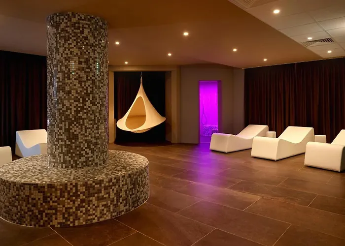 Remisens Casa Rosa, Depandansa 4*