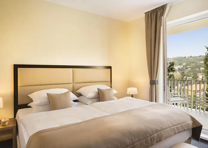 Remisens Casa Rosa, Depandansa 4*