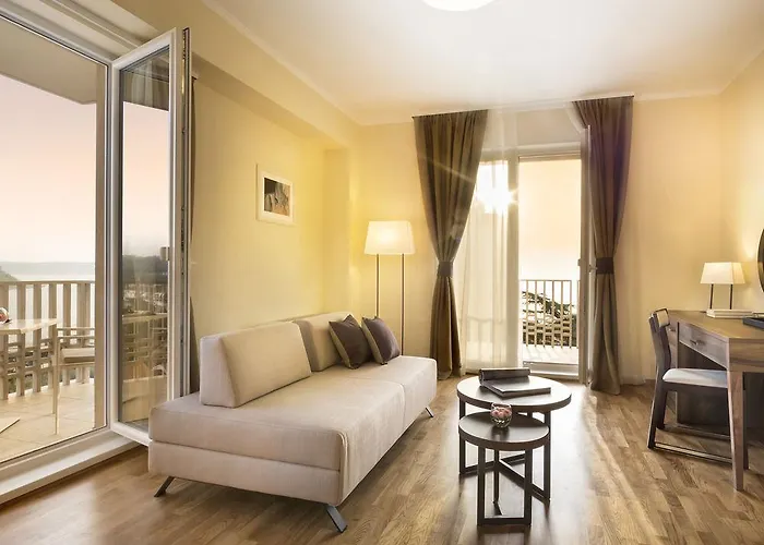 Remisens Casa Rosa, Depandansa Szálloda 4*