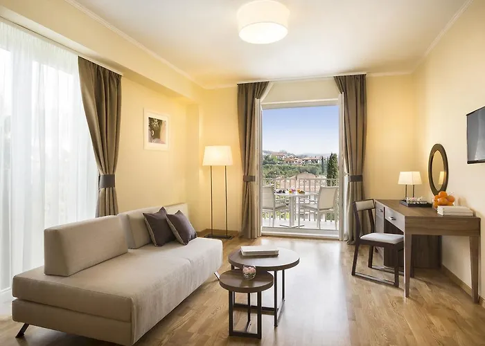 Remisens Casa Rosa, Depandansa Szálloda